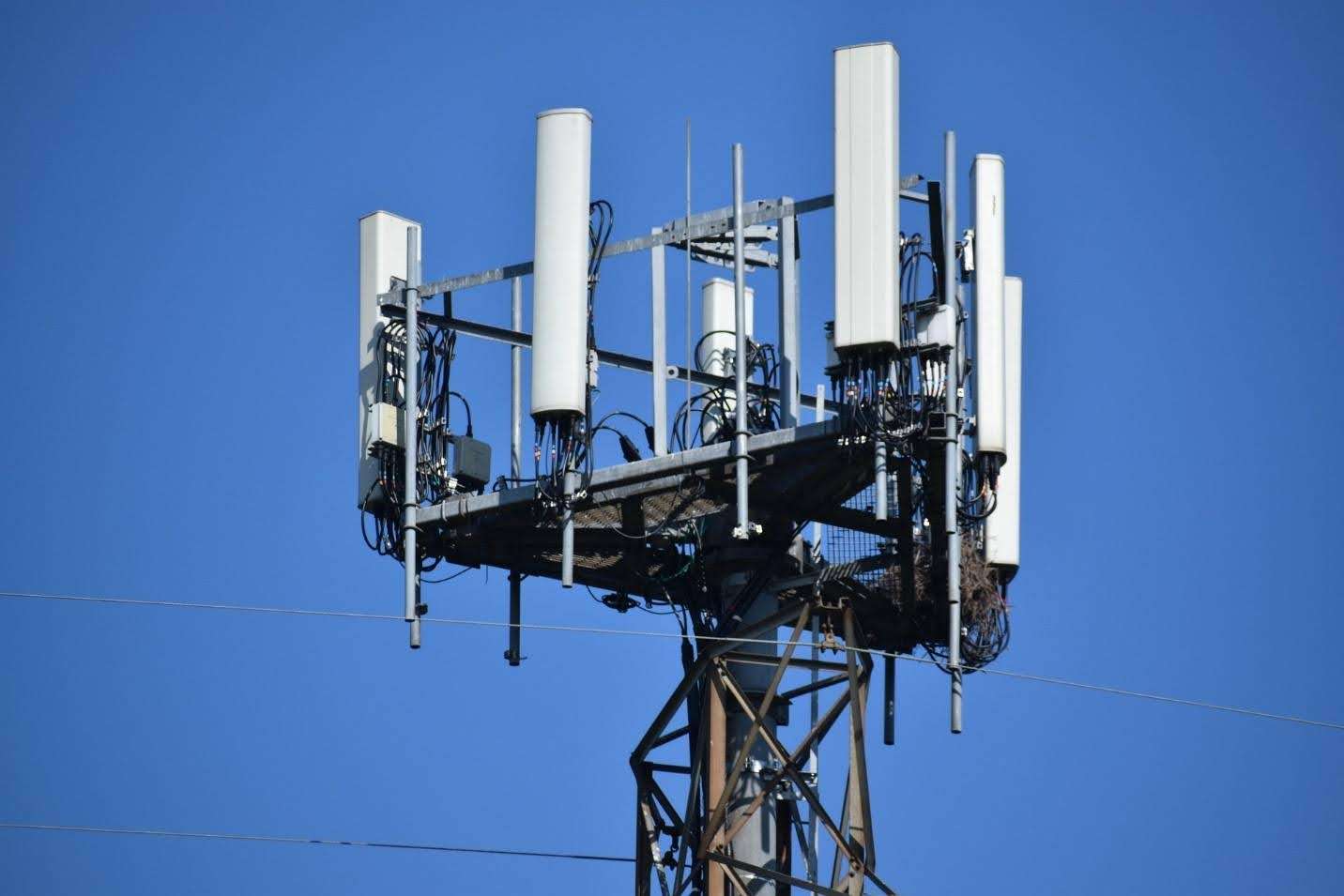 Mainstream mediji nisu povezivali 5G tehnologiju i cjepivo protiv COVID-19