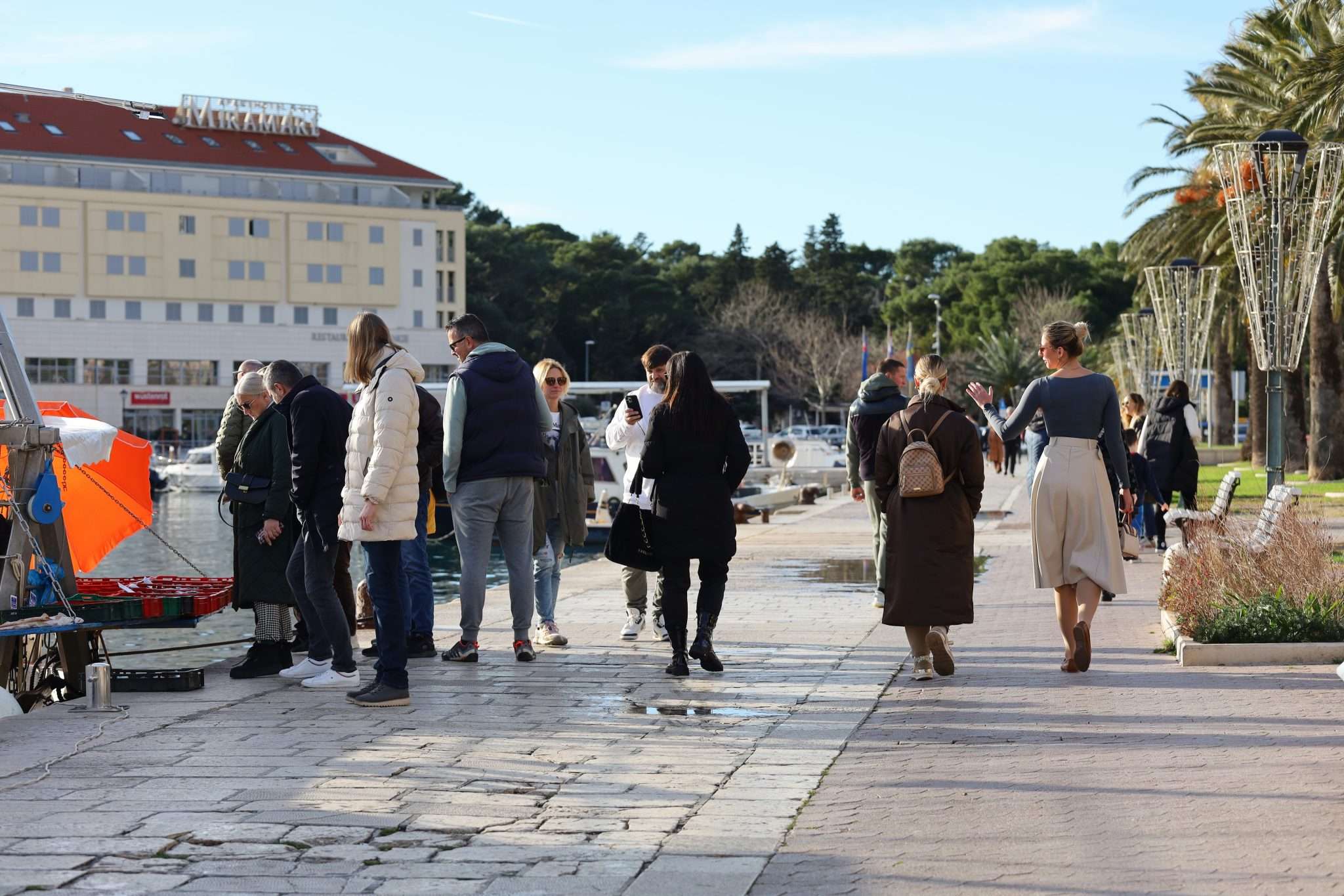 Je li u Makarskoj došlo do tučnjave sezonskih radnika zbog jezika?